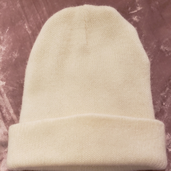 AMANDA SMITH Winter White Fuzzy Acrylic Beanie Winter Hat - Picture 5 of 7